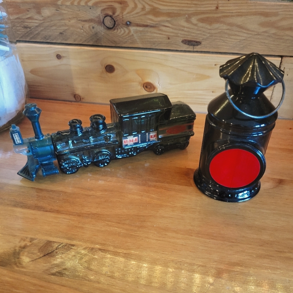 Vintage Avon Locomotive Train Lantern Set